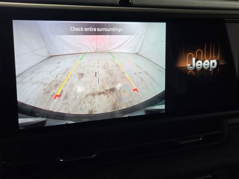 Used 2024 Jeep Wrangler Sahara image 6