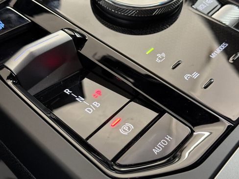 New 2026 BMW iX xDrive45 w/ M Sport Package image 25