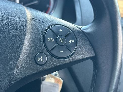 Used 2010 Mercedes-Benz C 300 Sport image 28