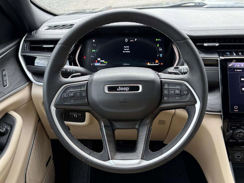 Used 2023 Jeep Grand Cherokee 4WD 4xe w/ Luxury Tech Group II image 20