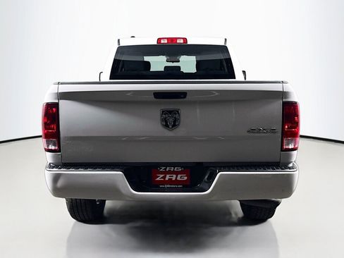 Used 2018 RAM 1500 Express w/ Express Value Package AWD/4WD image 4