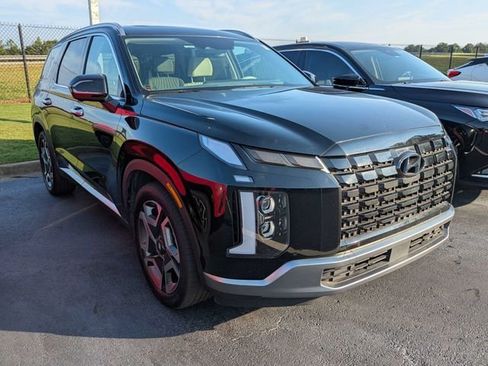 Used 2025 Hyundai Palisade Limited FWD image 2