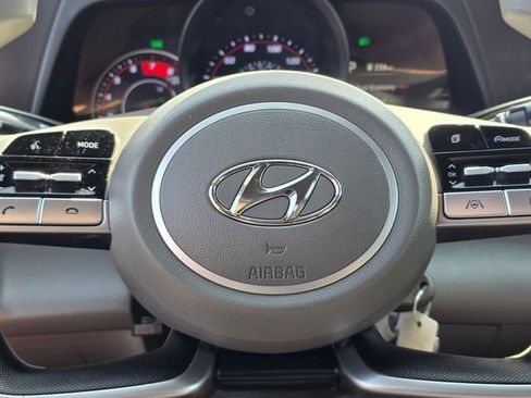 Used 2021 Hyundai Elantra SE FWD image 24