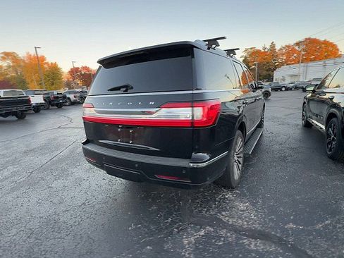 Used 2019 Lincoln Navigator Reserve image 4