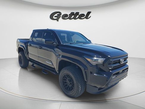 Certified 2025 Toyota Tacoma SR5 AWD/4WD image 3