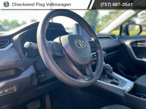 Used 2024 Toyota RAV4 XLE AWD/4WD image 18