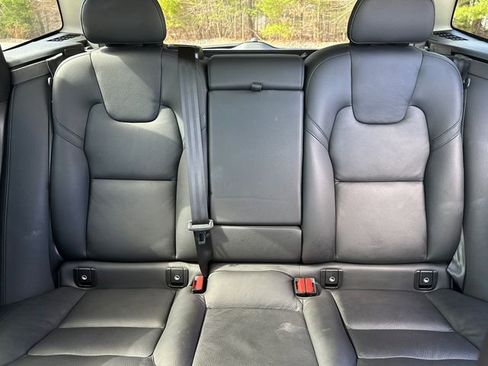 Used 2024 Volvo XC60 B5 Plus AWD/4WD image 35