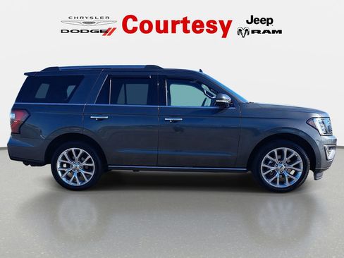 Used 2019 Ford Expedition Limited w/ Equipment Group 302A AWD/4WD image 4