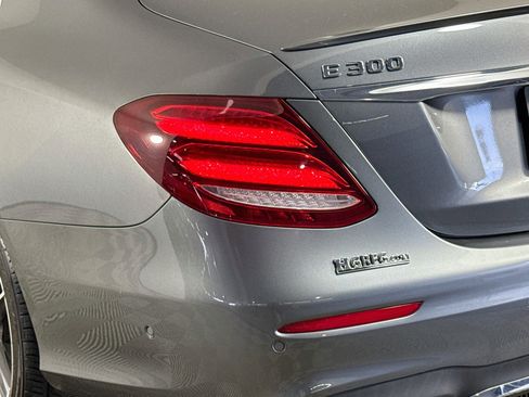 Used 2018 Mercedes-Benz E 300 w/ Premium 3 Package (Q03) image 36