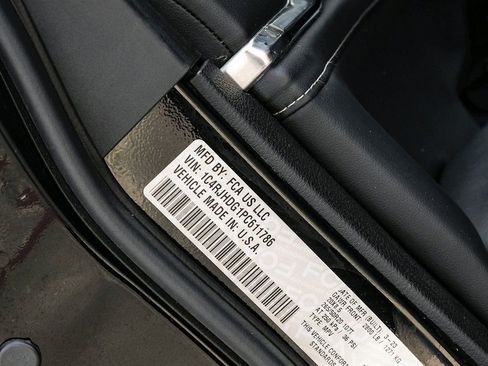 Used 2023 Jeep Grand Cherokee Overland w/ Luxury Tech Group IV image 70