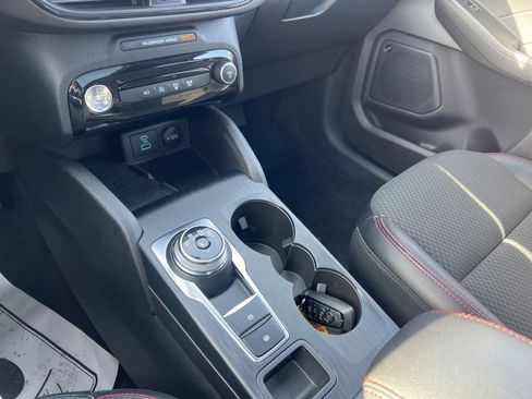 Certified 2023 Ford Escape ST-Line Select w/ Tech Pack #2 image 17