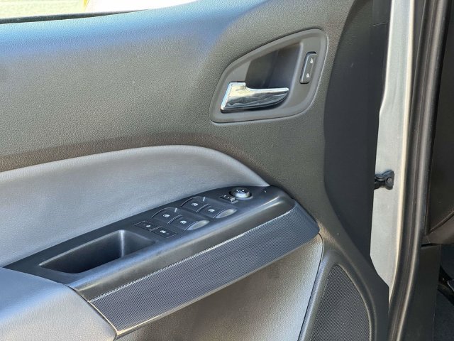 Used 2022 Chevrolet Colorado Z71 AWD/4WD image 16