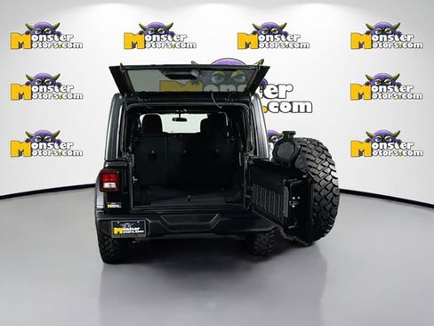 Used 2023 Jeep Wrangler Unlimited Sport AWD/4WD image 25