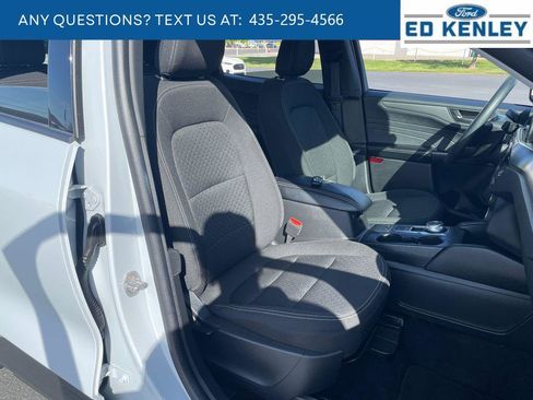 Used 2025 Ford Escape Active AWD/4WD image 26