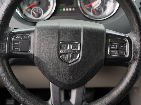 Used 2018 Dodge Grand Caravan SE w/ UConnect Hands-Free Group FWD image 21