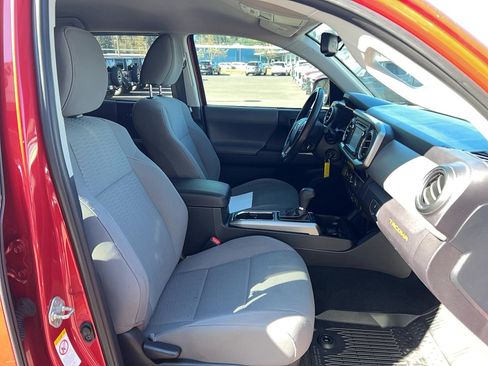 Used 2018 Toyota Tacoma SR5 image 18