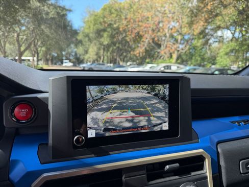 Used 2025 Toyota Tacoma TRD Off-Road image 18