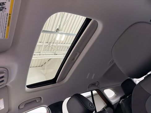 New 2026 Chevrolet Trax LT w/ Sunroof Package image 14