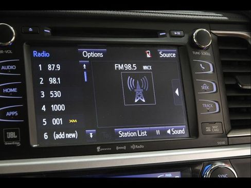 Used 2018 Toyota Highlander Limited AWD/4WD image 10