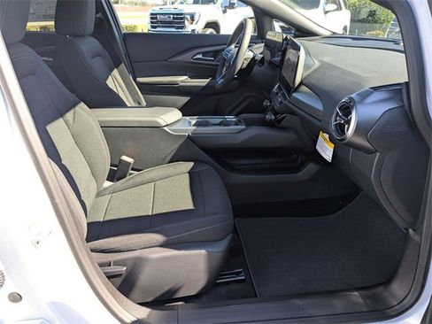 New 2026 Chevrolet Equinox EV LT image 34