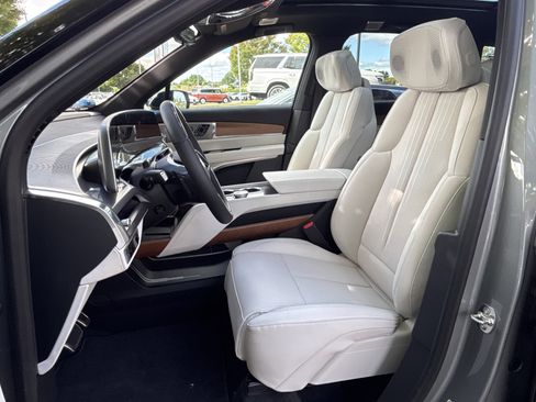 New 2026 Cadillac Vistiq Sport image 26