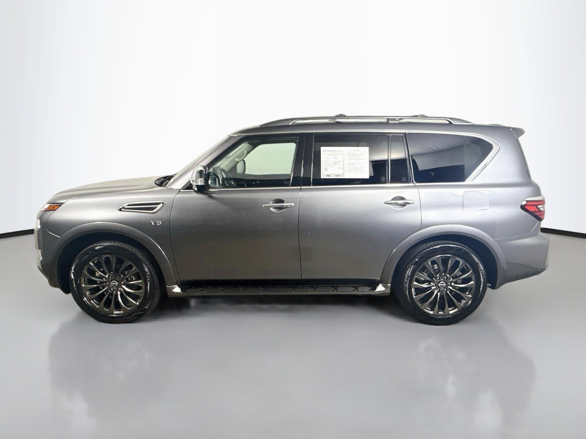 Used 2022 Nissan Armada Platinum w/ Captain's Chairs Package AWD/4WD image 4