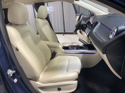 Used 2021 Mercedes-Benz GLA 250 4MATIC image 14