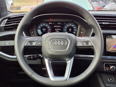 Used 2025 Audi Q3 2.0T Premium w/ Convenience Package AWD/4WD image 13