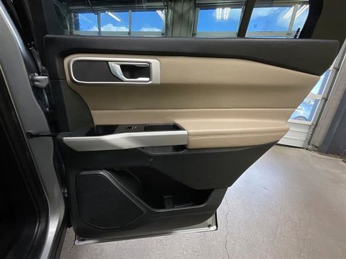 Used 2020 Ford Explorer XLT w/ Class III Trailer Tow Package image 21