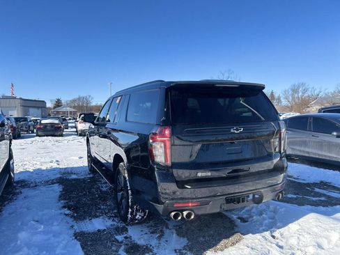 Used 2023 Chevrolet Suburban Z71 w/ Off-Road Capability Package image 5
