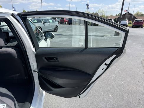 Used 2024 Toyota Corolla LE image 12