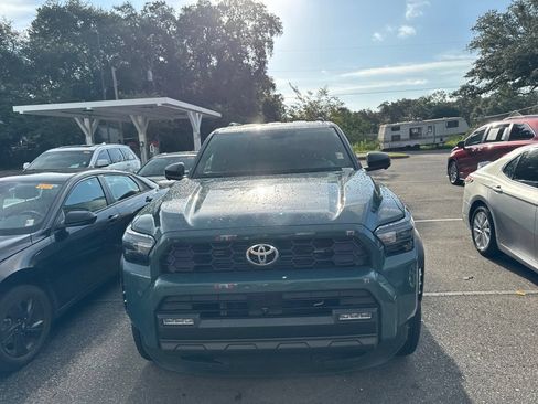 Used 2025 Toyota 4Runner TRD Off-Road Premium AWD/4WD image 2