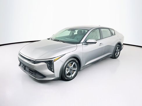 Used 2025 Kia K4 FWD image 3