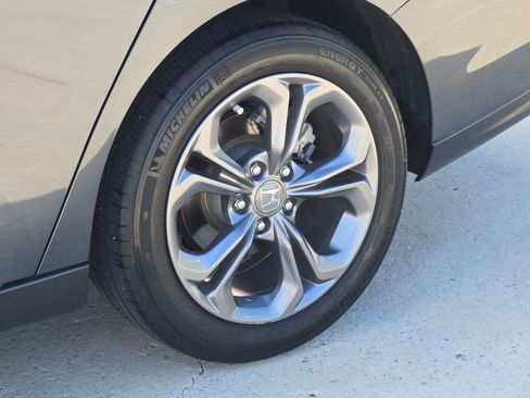 Used 2024 Honda Accord EX image 11