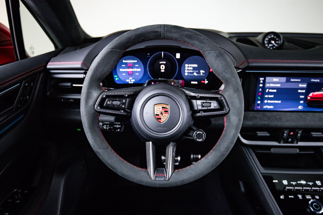 Used 2026 Porsche Macan GTS Electric AWD/4WD image 26