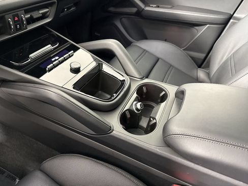 Certified 2026 Porsche Cayenne S AWD/4WD image 31