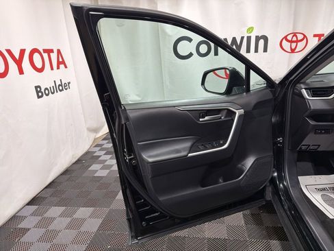 Used 2025 Toyota RAV4 XLE image 19