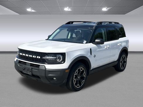 Used 2025 Ford Bronco Sport Outer Banks AWD/4WD image 4