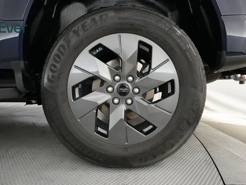 Used 2024 Ford F150 Lightning Lariat image 13