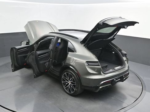 New 2026 Porsche Macan 4 Electric AWD/4WD image 47