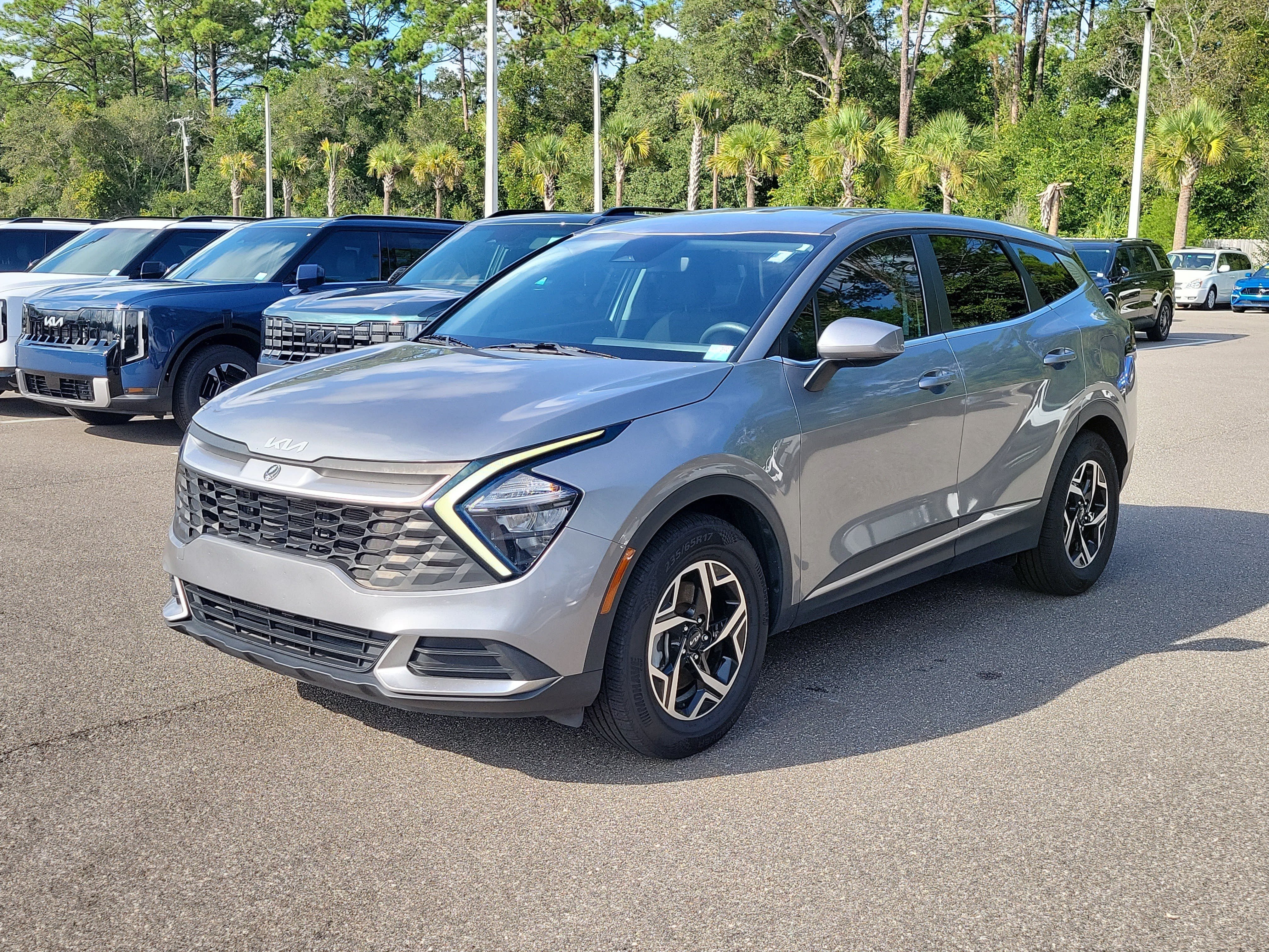 Certified 2023 Kia Sportage LX FWD image 3