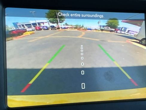 Used 2018 Jeep Renegade Latitude FWD image 20