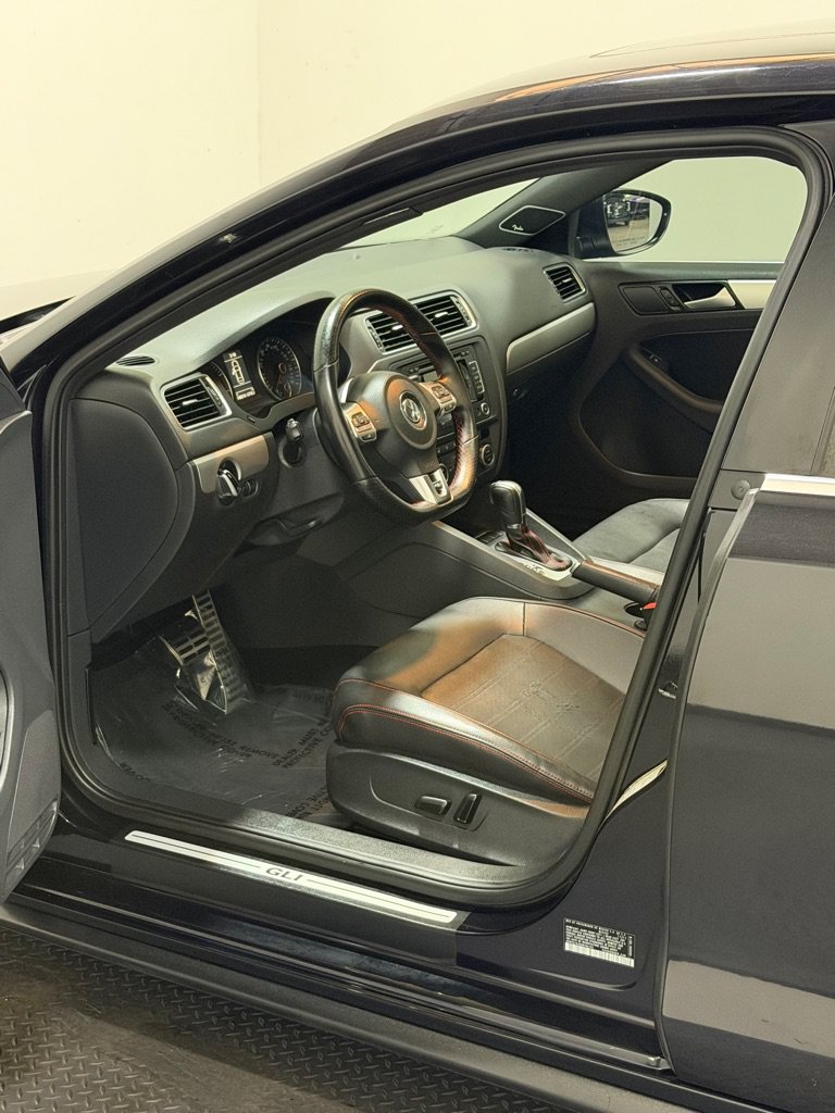 Used 2014 Volkswagen Jetta GLI Autobahn FWD image 8