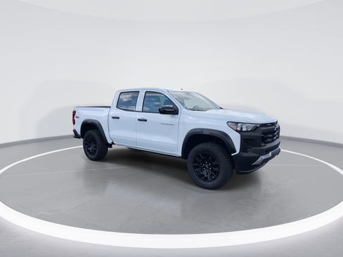 Used 2026 Chevrolet Colorado Trail Boss image 2