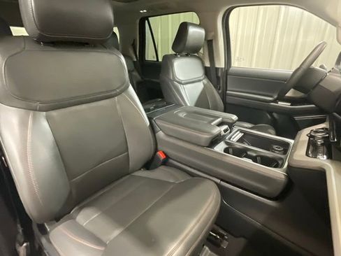 Used 2025 Ford Expedition Active image 16