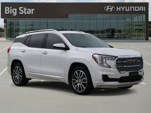 Used 2024 GMC Terrain Denali w/ Denali Premium Package AWD/4WD image 6