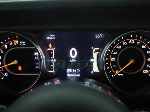 Used 2021 Jeep Wrangler Unlimited Sahara AWD/4WD image 12