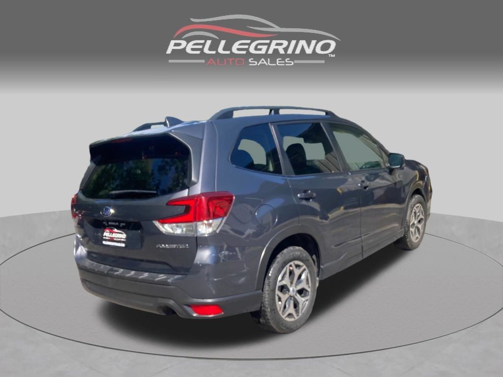 Used 2021 Subaru Forester Premium AWD/4WD image 7