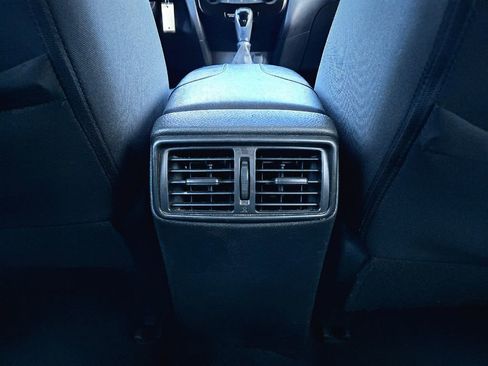 Used 2019 Nissan Rogue S image 34