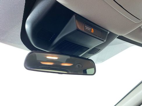 Used 2025 Nissan Rogue S image 23